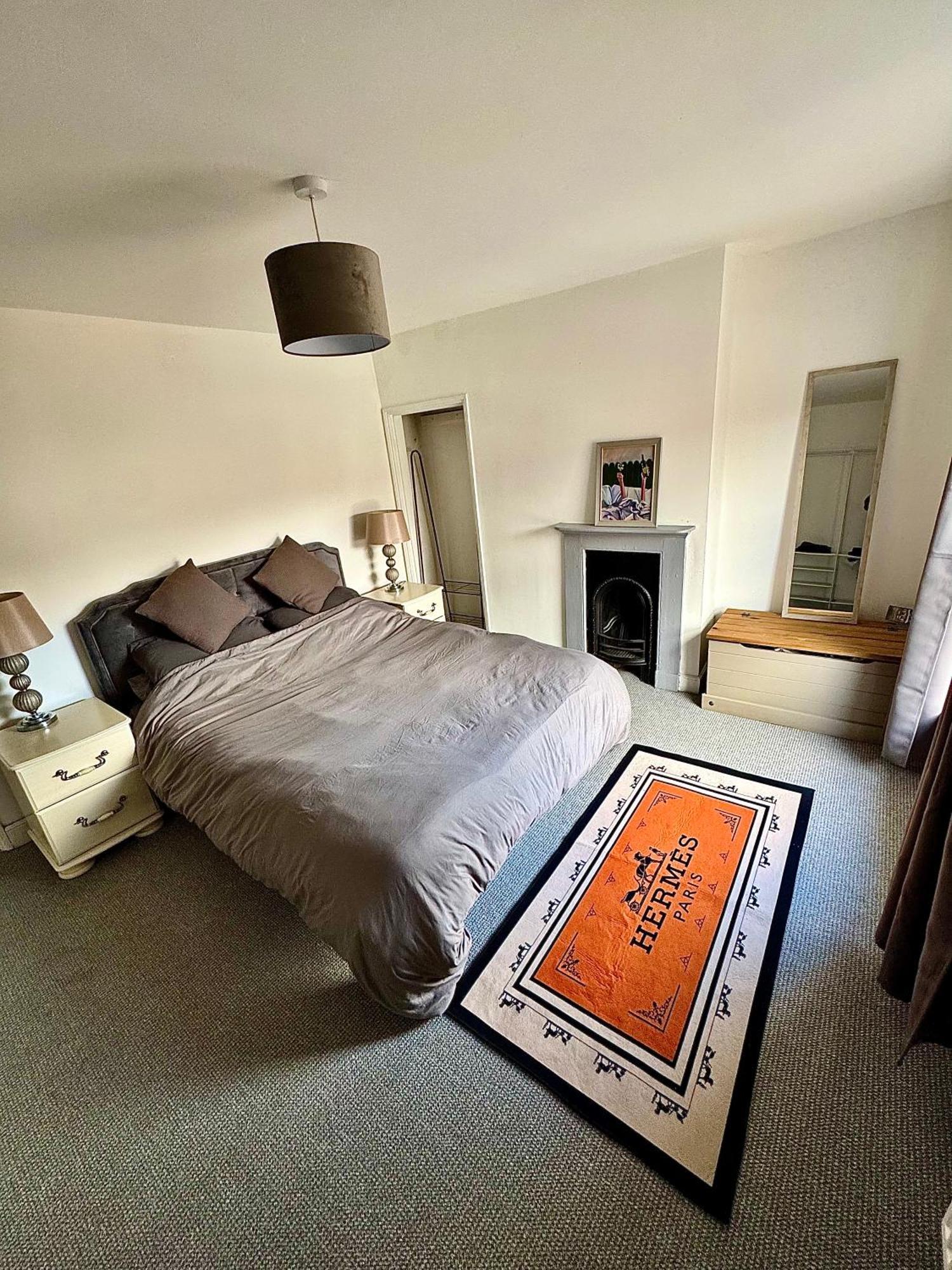 Stylish & Modern 2 Bedroom Centre